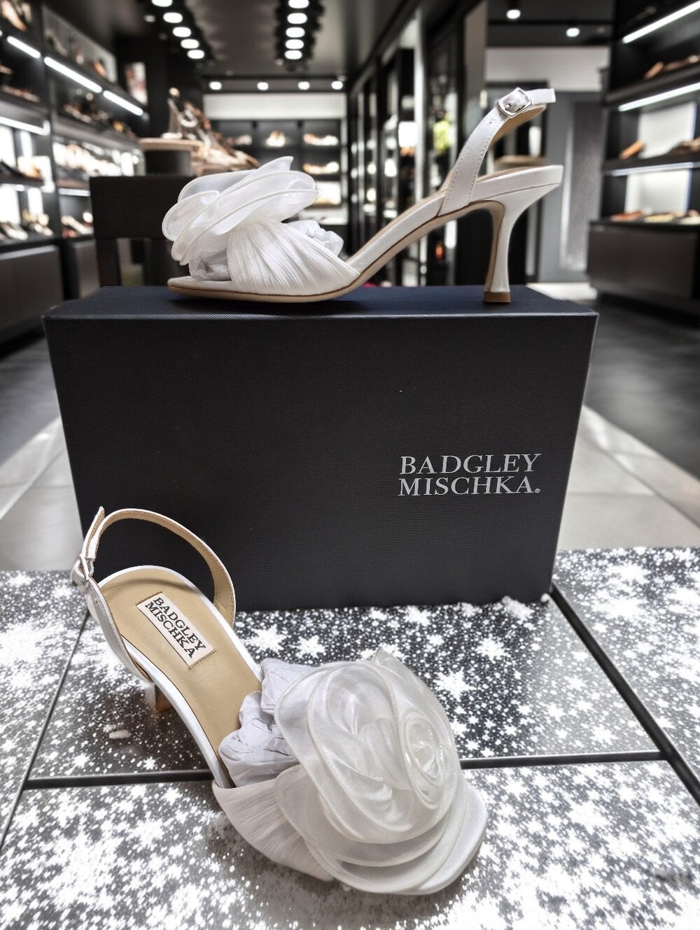 Badgley Mischka Collection Dora White Satin Heeled Sandals Women's Sz 6 $275